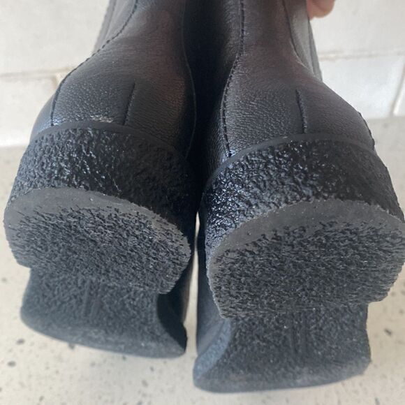 BCBGeneration Yuri Women’s Black Leather Ankle Chelsea Pull On Boots Size 5.5M - Picture 5 of 14